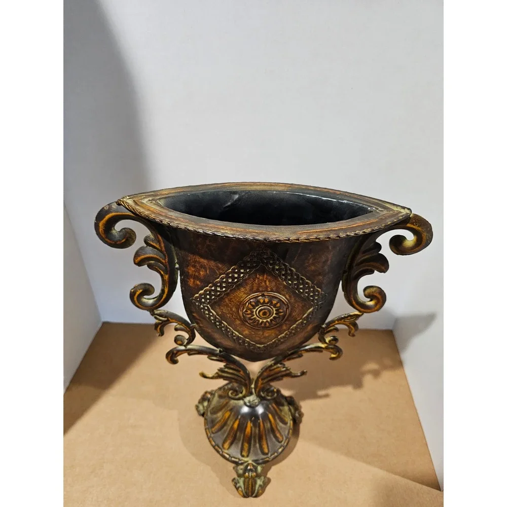 N/A ornate metal